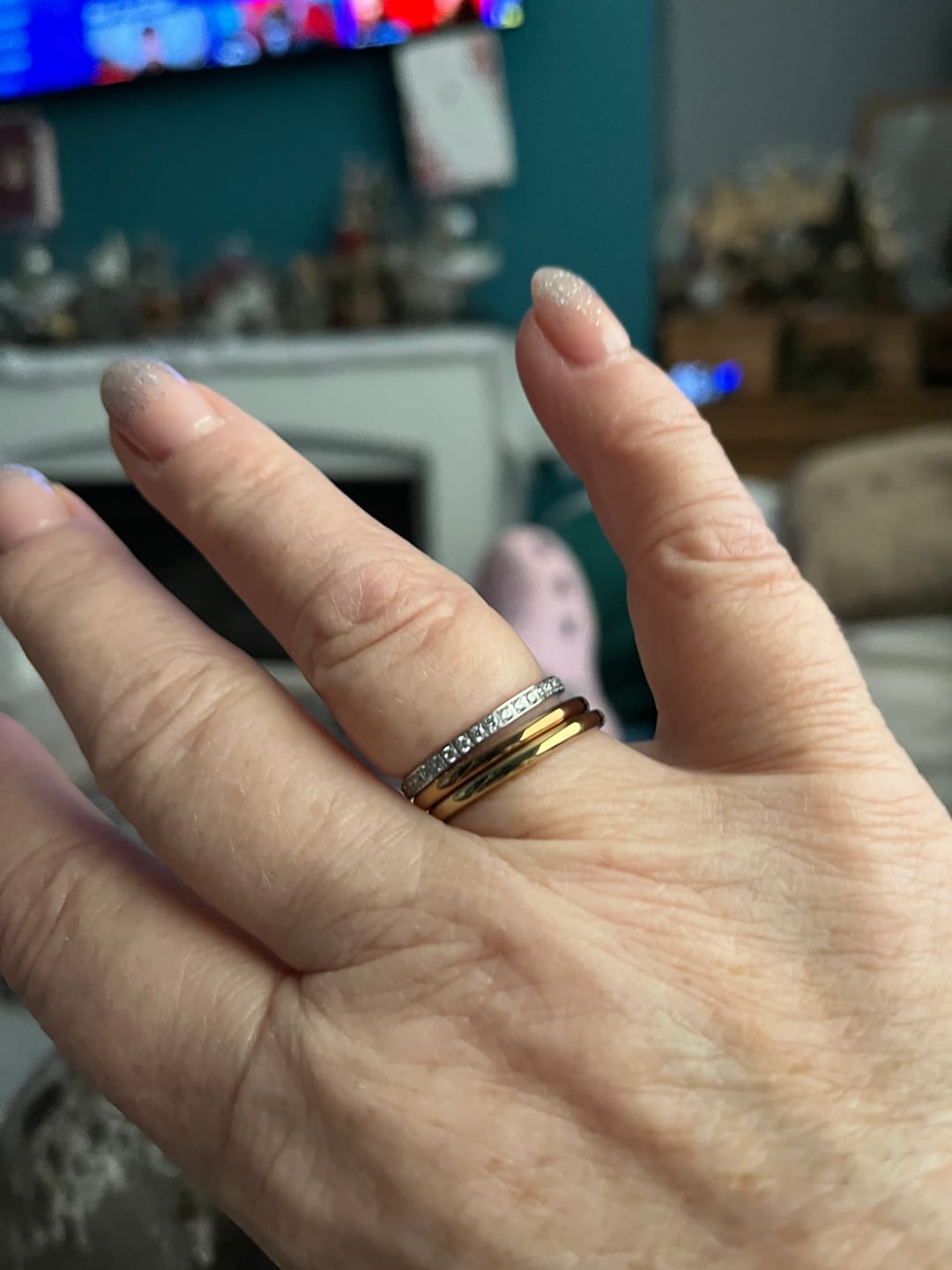 Customer photo review of White Gold 2mm Full Glitz Ring