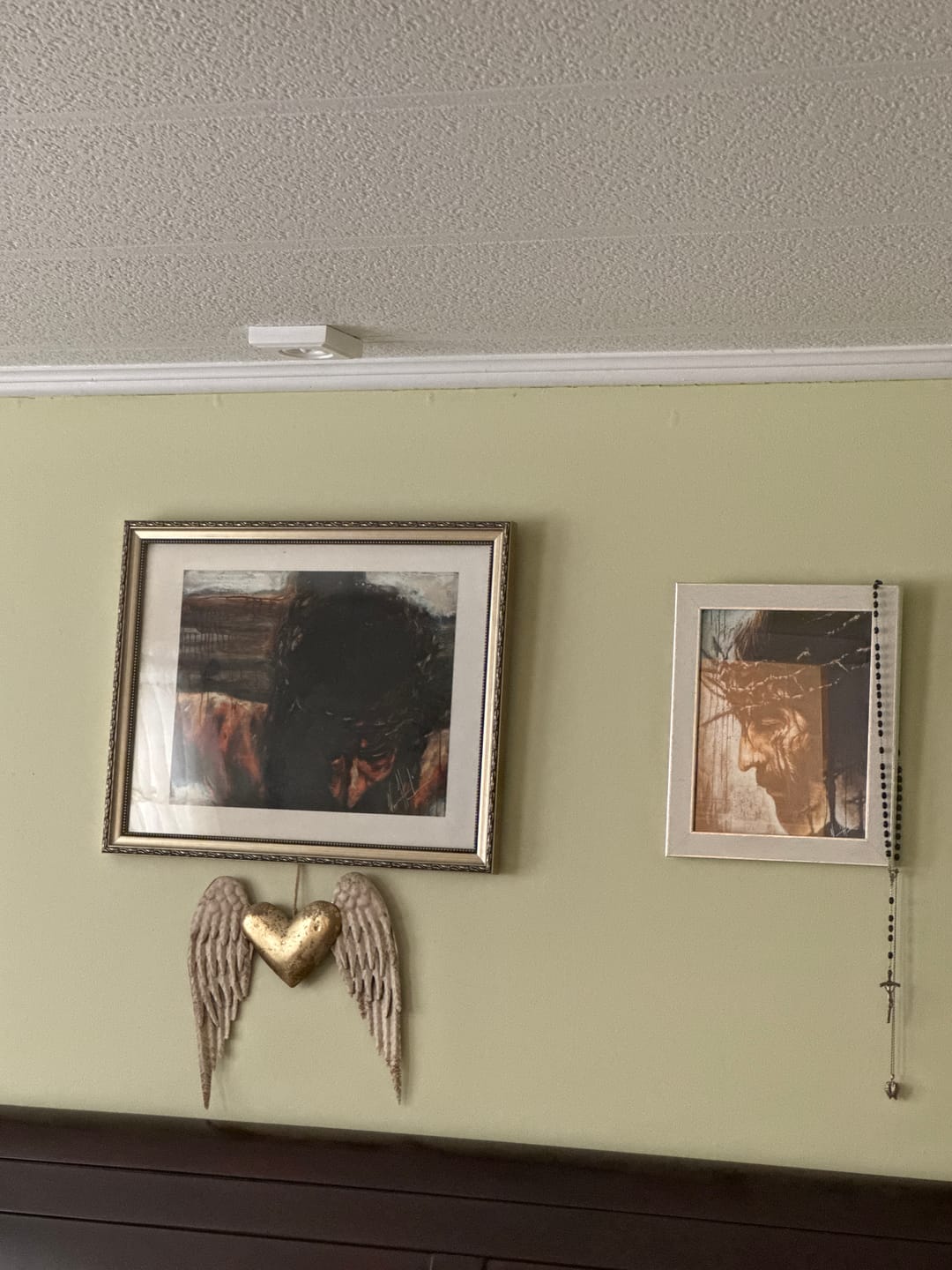 Customer photo review of NEW COLOR EDIT - Redeemer's Love With Crosses