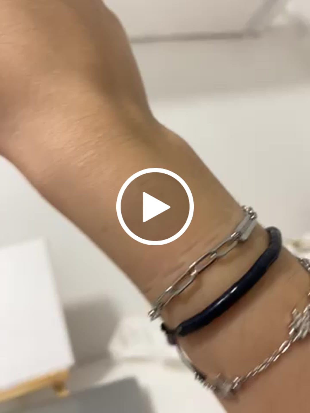 Customer video review of Pulsera Uniones ~ Personalizable