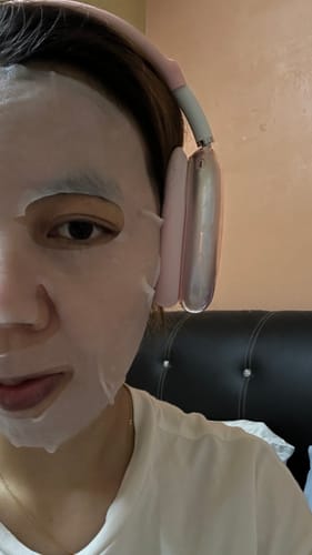 Customer photo review of Rose Brightening Moisture Mask