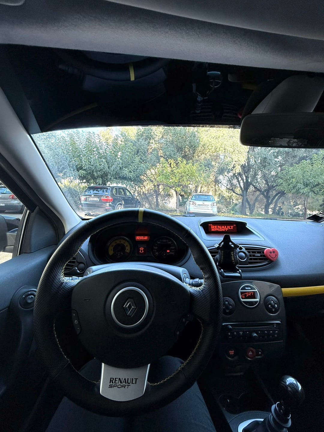 Customer photo review of Couvre Volant Cuir / Alcantara Clio 3 / RS