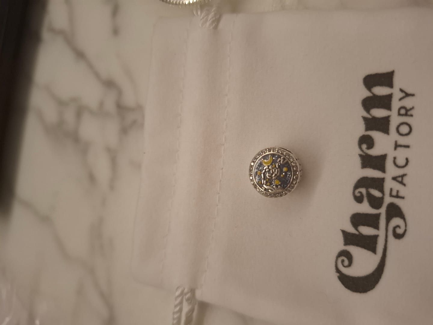 Customer photo review of Charm Noche Estrellada de Van Gogh