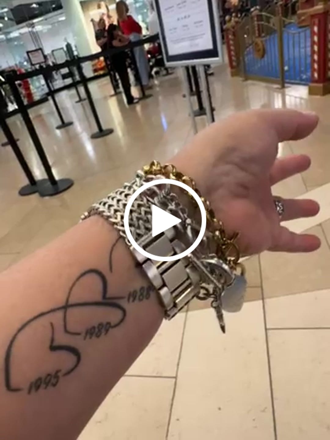 Customer video review of Luna Silicone Band