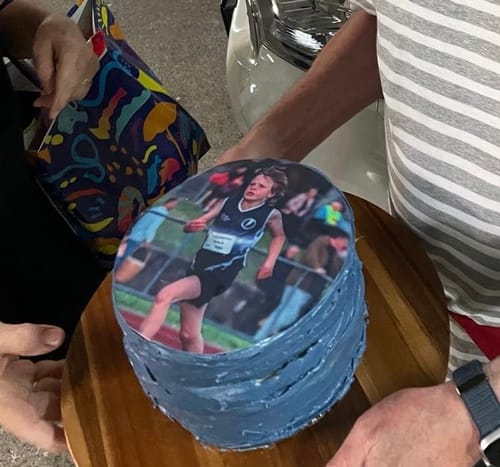 Customer photo review of 20 cm Pre-cut Circle Custom Edible Icing Image