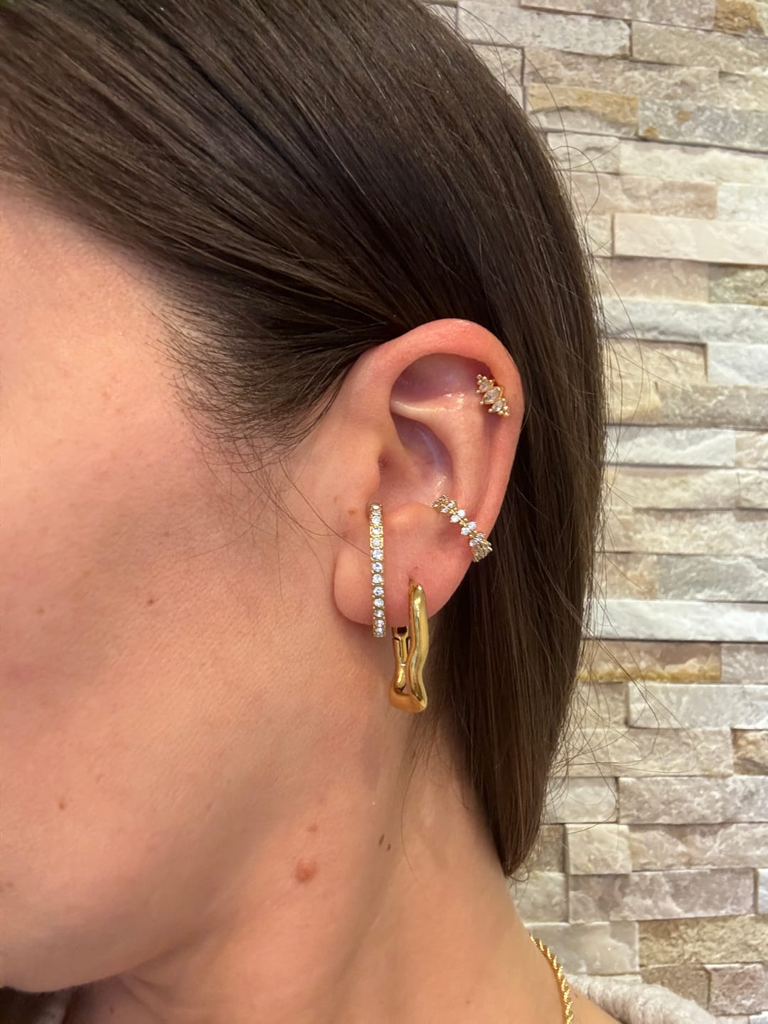 Customer photo review of Pave Elegance Ohrringe 14K Vergoldet