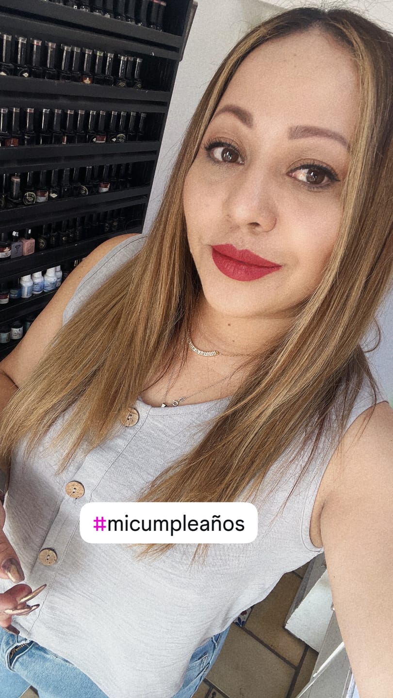 Customer photo review of NUEVO: Kit Piel Deslumbrante (47% OFF) - Limpiador + Tónico + Serum Vitamina C + Serum Niacinamida + Serum Ácido Glicólico + Serum Ácido Hialurónico + Contorno de Ojos