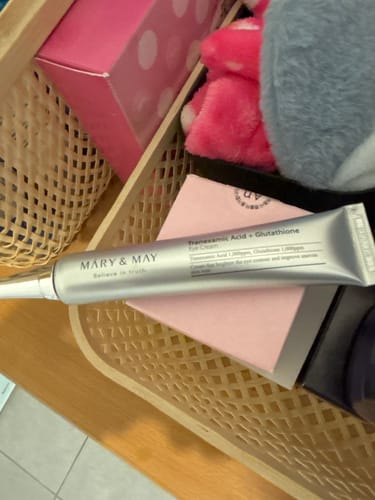 Customer photo review of Mary&May - Crème contour des yeux à l’acide Tranexamique et au Glutathion - 30g