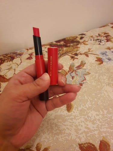 Customer photo review of Maybelline Color Sensational Ultimatte Slim Magenta Lipstick - 399
