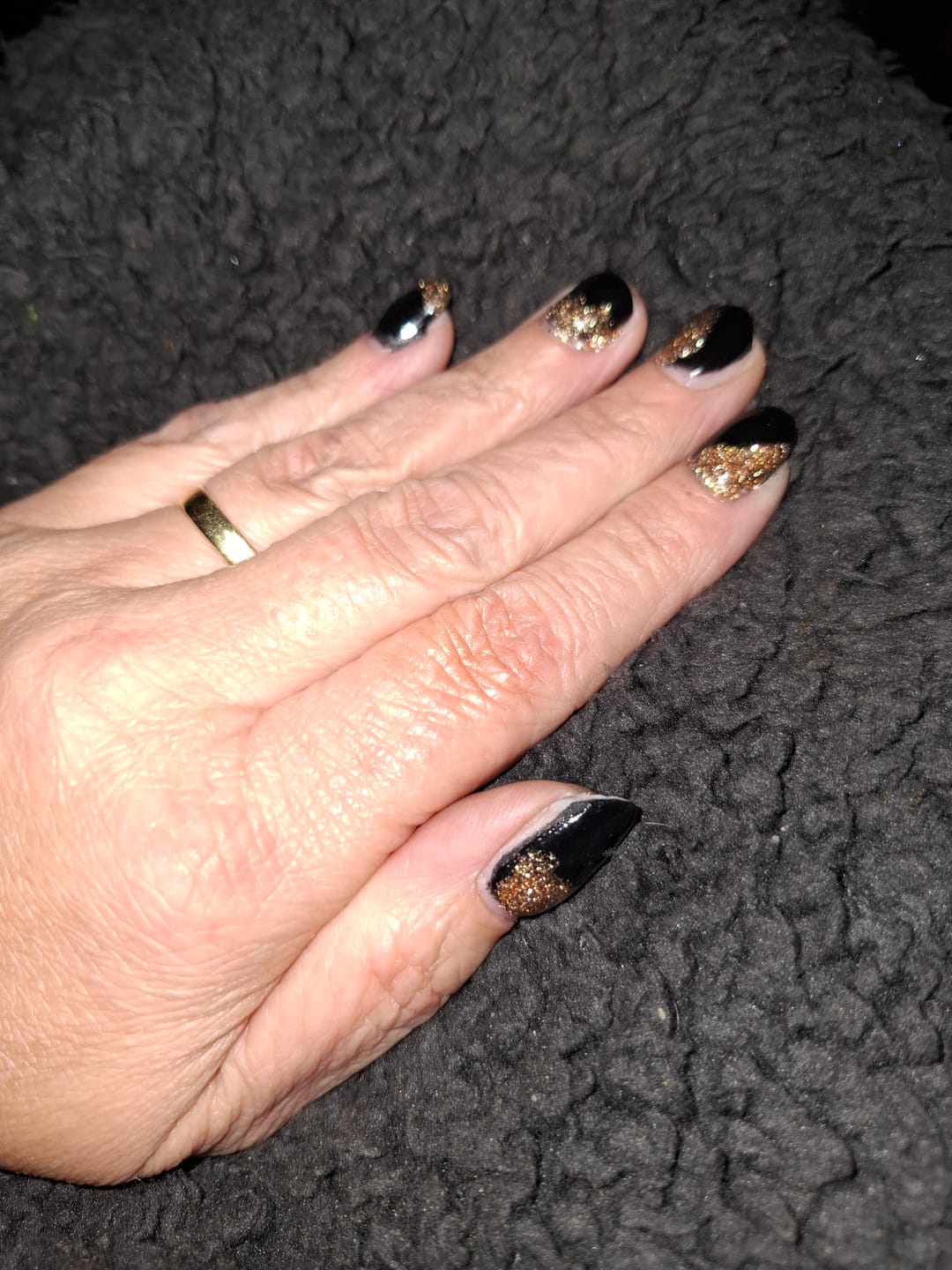 Customer photo review of Shallow Gold Dipping Powder