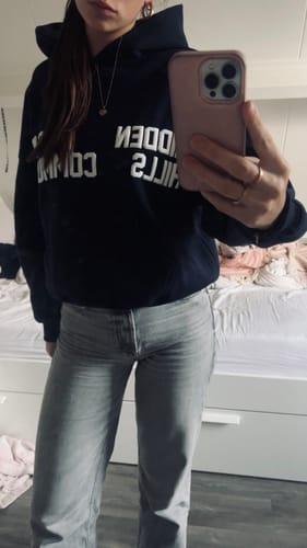 Customer photo review of GATED COMMUNITY HOODIE NAVY