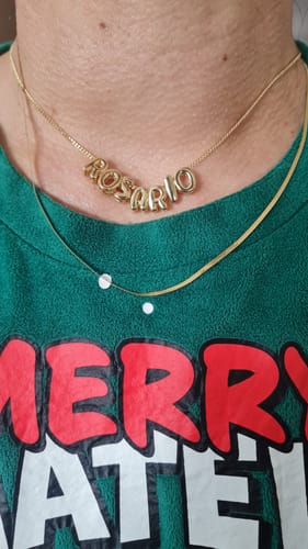 Customer photo review of Personaliza Tu Collar Con Inicial Mini Bubble Dorado