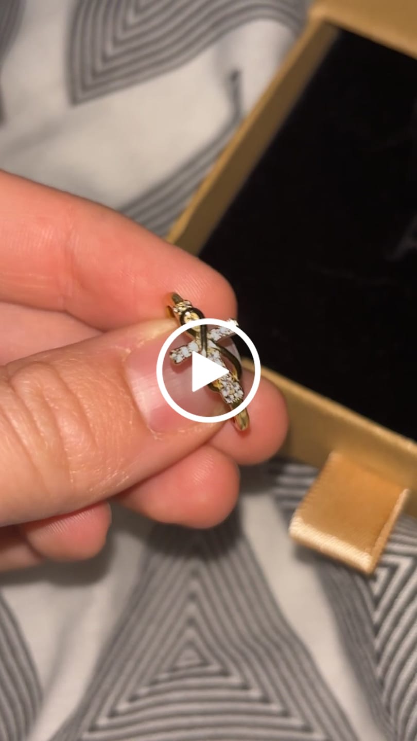 Customer video review of Bague Croix Amour