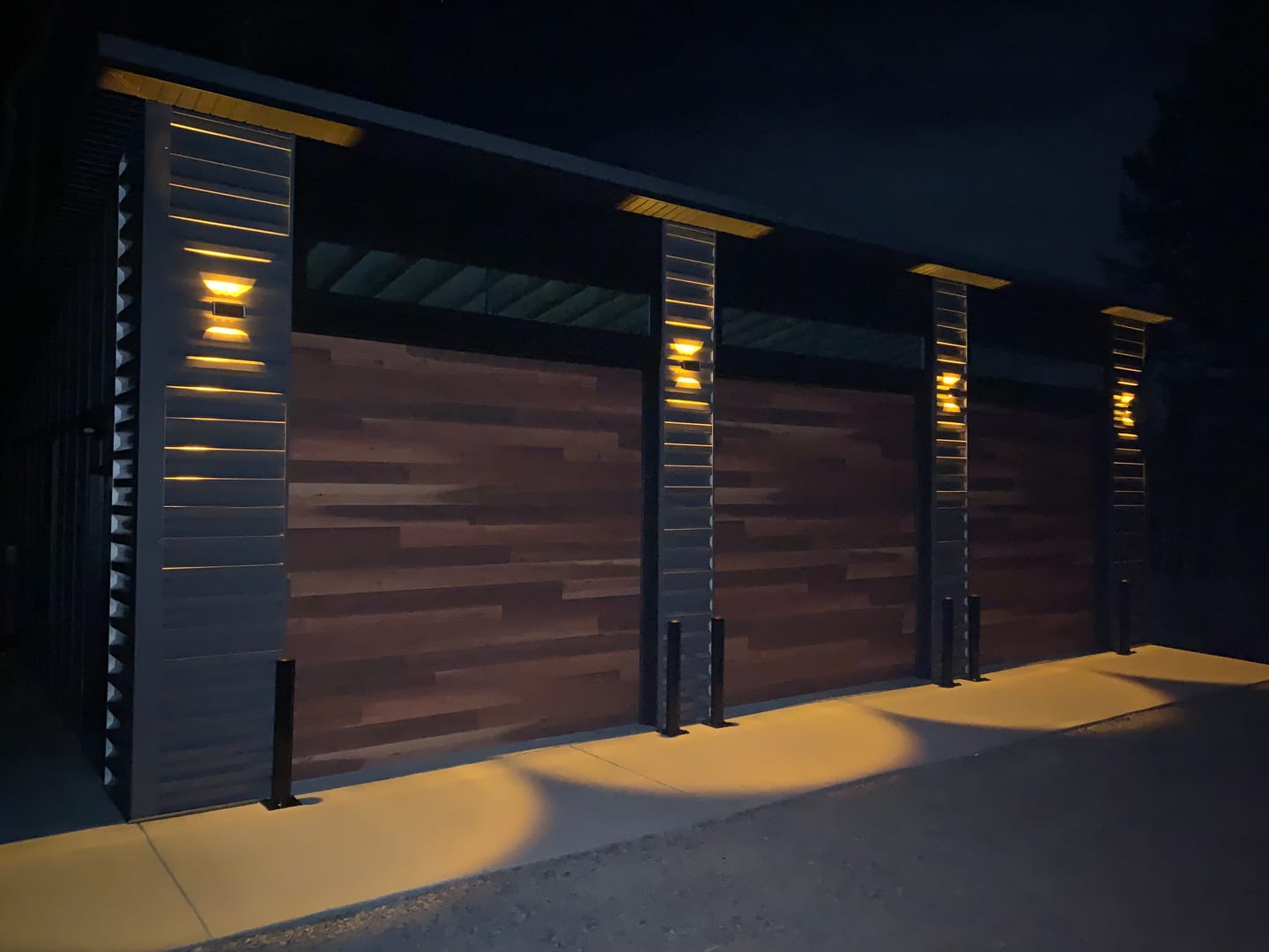 Customer photo review of 6 LED Solar Wall Light 1000 Lumens