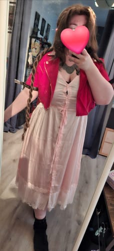 Customer photo review of Final Fantasy VII 7 Aerith Aeris Gainsborough Cosplay Kostüm Rosa Kleid Remake