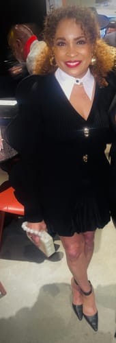 Customer photo review of Elastic Waist Mini A-Line Skirt