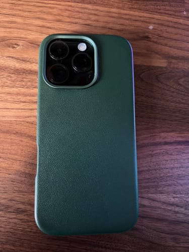 Customer photo review of Timeless Luxe Phone Case - Racing Green - iPhone 16 Pro