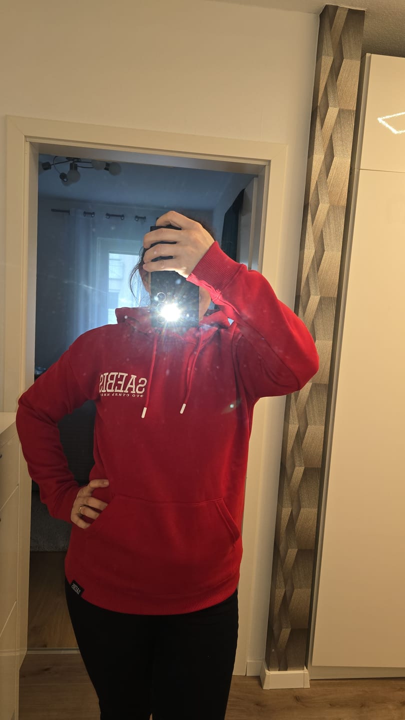 Customer photo review of Lifestyle Damen Oversized Hoodie rot mit Stickerei by SAEBIS®