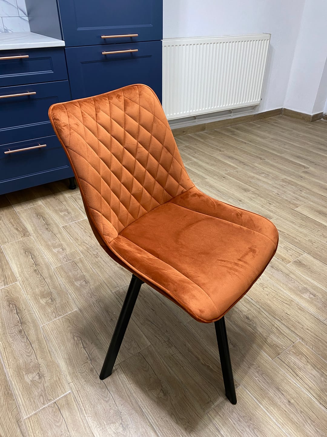 Customer photo review of Scaun rotativ K520, caramiziu/negru, stofa catifelata/metal, 45x63x80 cm