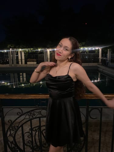 Customer photo review of VESTIDO BLAIR NEGRO