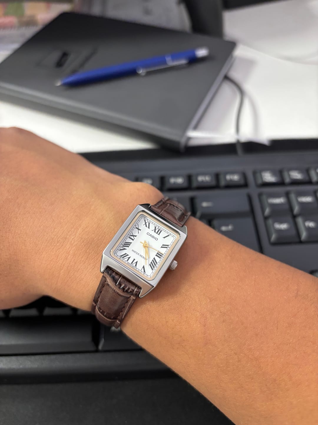 Customer photo review of Reloj Casio Tank Análogo LTP-V007L-7B2UDF Cuero Dial Blanco