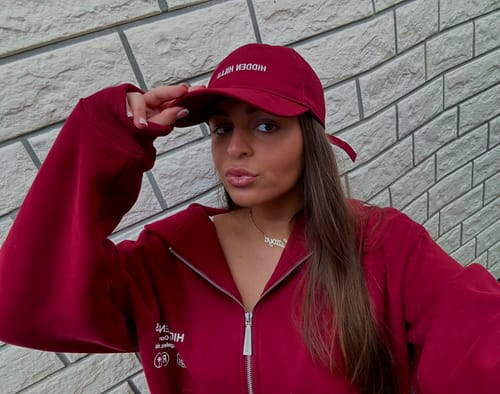 Customer photo review of EMBROIDERY LOGO CAP BURGUNDY