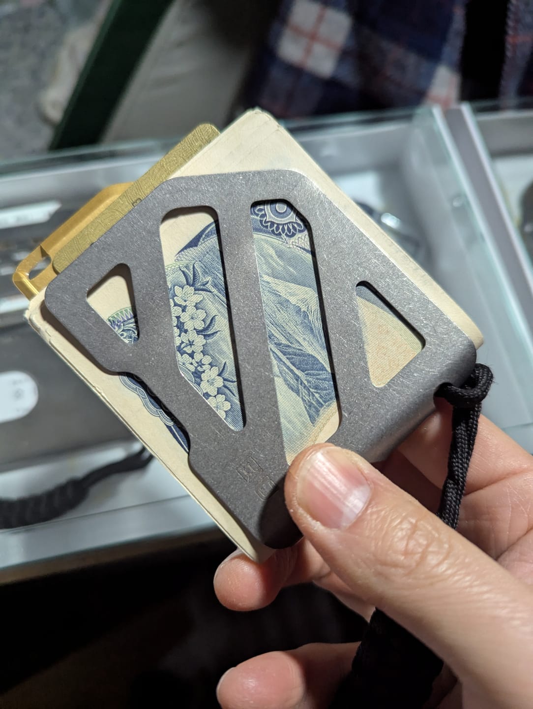 Customer photo review of MC01 TITANIUM MONEY CLIP