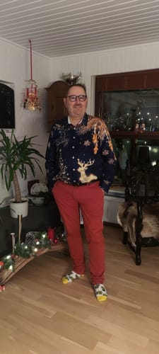 Customer photo review of Chemise à manches longues pour homme avec imprimé renne et sapin de Noël doré