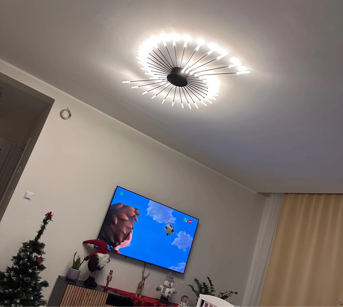 Customer photo review of WOMO Firework Starburst Flush Mount Ceiling Light-WM1000