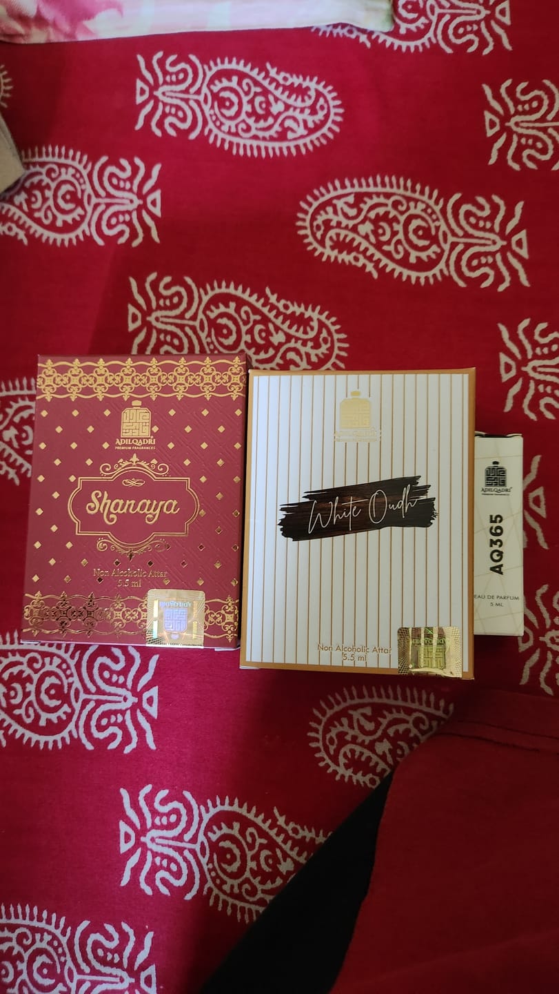 Customer photo review of 2 Pcs Attar Set Shanaya And White Oudh 5.5 Ml Each