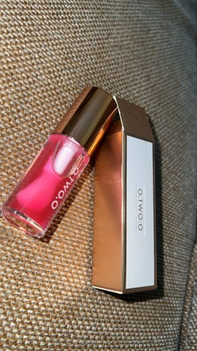 Customer photo review of O.TWO.O PLUMP SHINY CRYSTAL LIP GLOSS