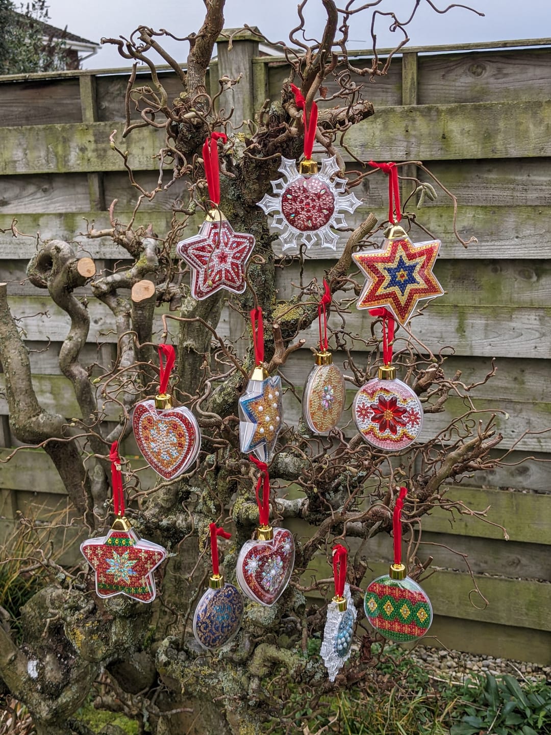 Customer photo review of "Christmas" Fillable Bauble Crystal Art Kit