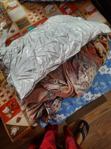 Customer photo review of Frido Ultimate Cozy Pillow