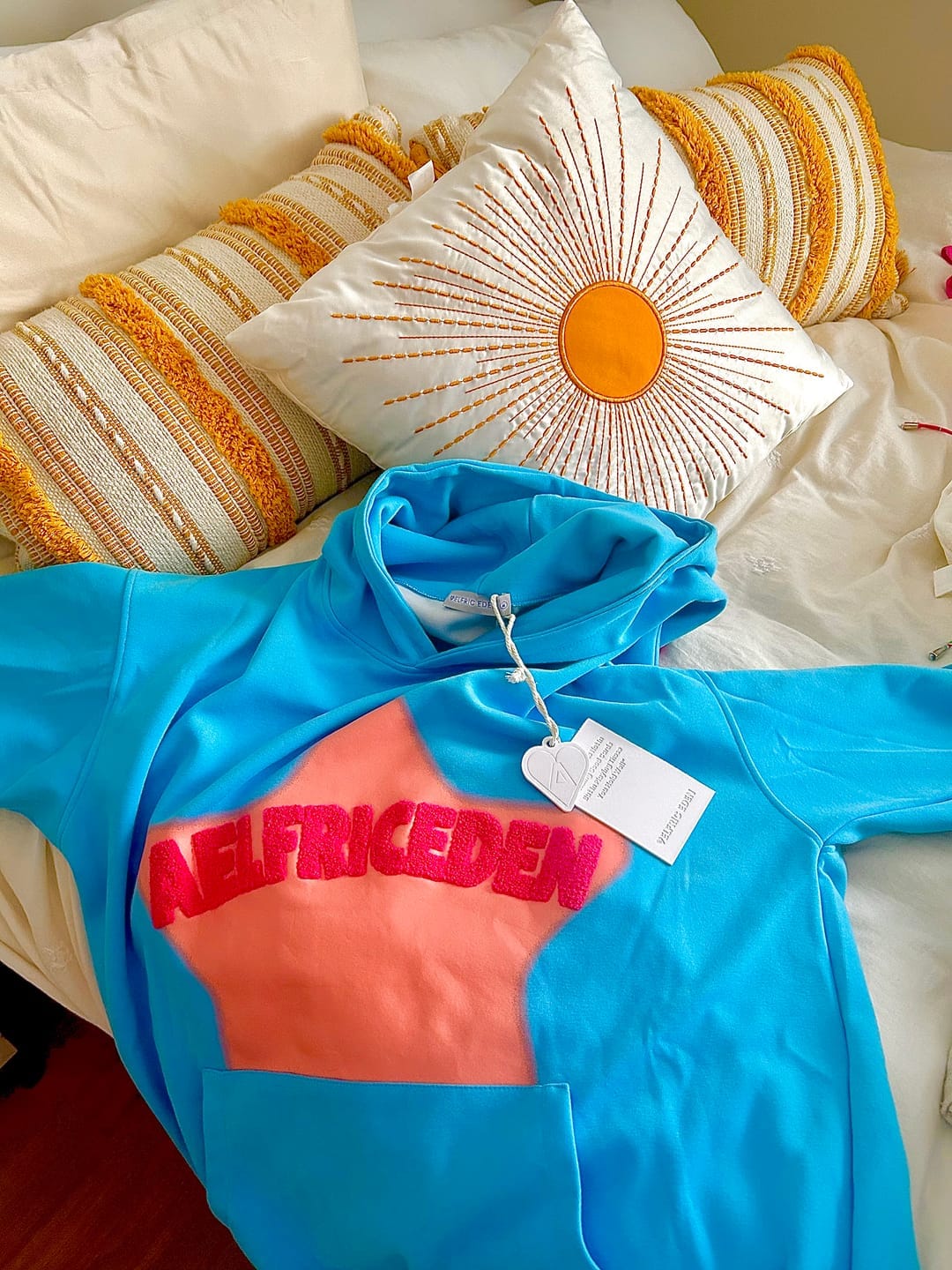 Customer photo review of Aelfric Eden Vintage Embroidery Star Hoodie