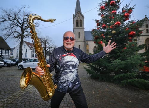 Customer photo review of Chemise à manches longues pour homme avec Père Noël cool pour les fêtes de Noël