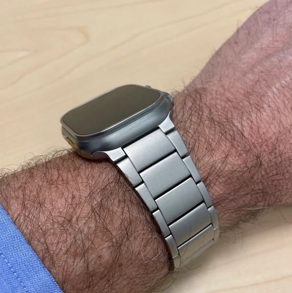 Customer photo review of Titanium Steel Strap for Apple Watch