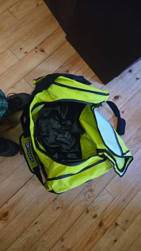 Customer photo review of Bolso Outdoor XL LLANCALIL 120 Lts impermeable DRYSAFE Verde Lima