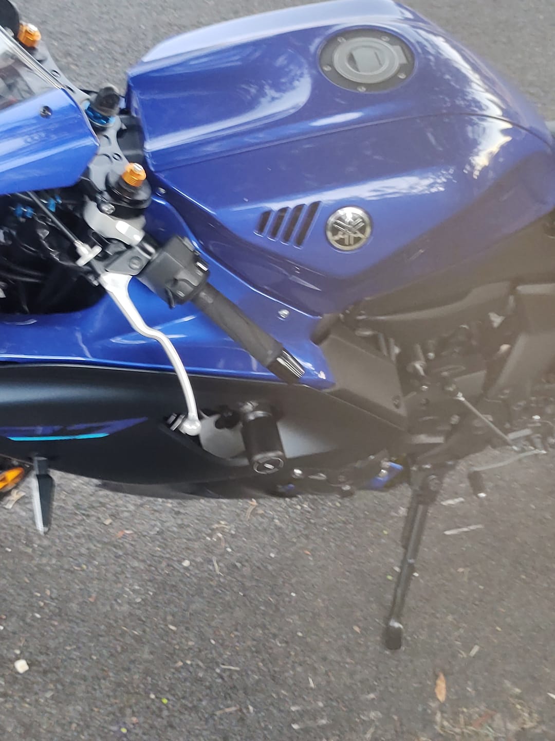 Customer photo review of Crash Pads / Frame Sliders for Yamaha R7 / MT07 & XSR700 (Standard Line)