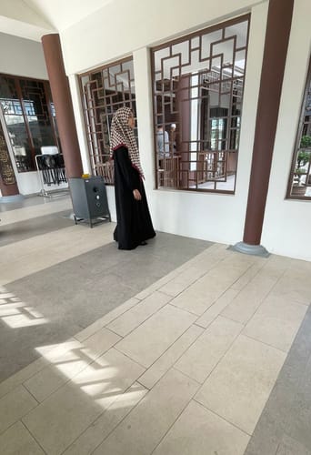 Customer photo review of Monogram Square (Burgundy)