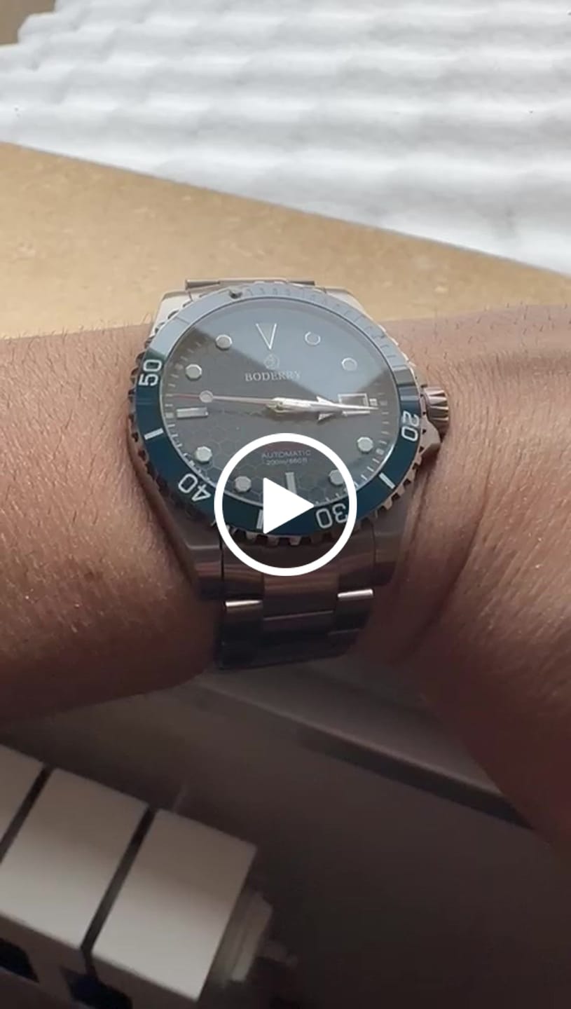 Customer video review of SEATURTLE.OCEAN(TITANIUM) - Automatic Titanium Diver Watch | Sea Blue/Ti-bracelet