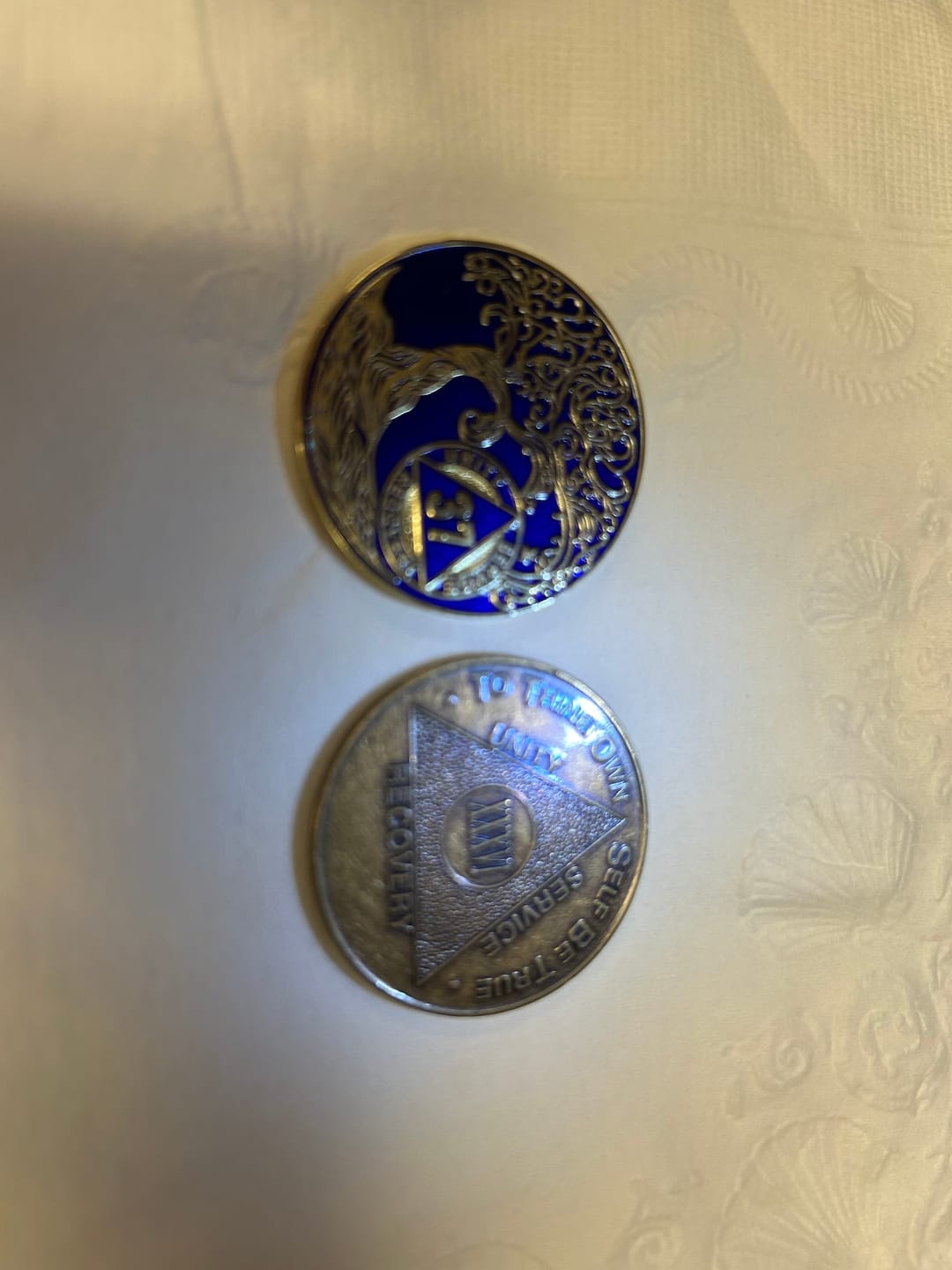 Customer photo review of 1 to 50 Year Sobriety Mint Twisted Tree of Life Gold Plated AA Recovery Medallion/Chip/Coin - Blue