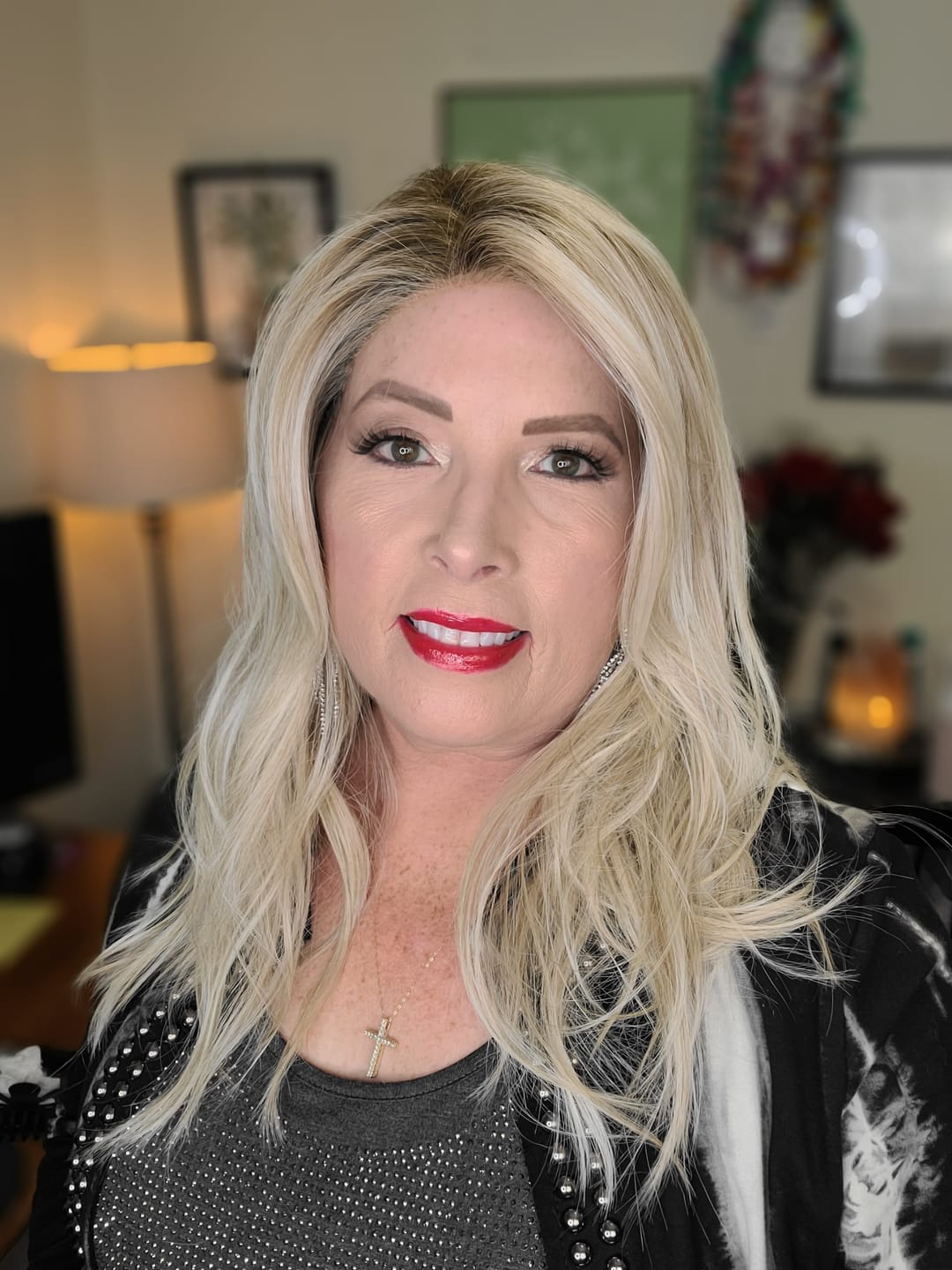 Customer photo review of TOTAL TRANSFORMATION - Paparazzi Blonde