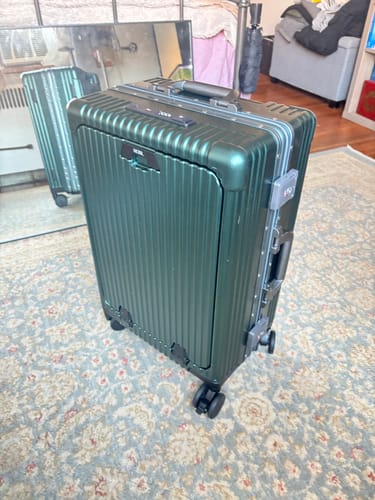 Daniel R. review of Carry-On: All-in-One image 1 out of 5