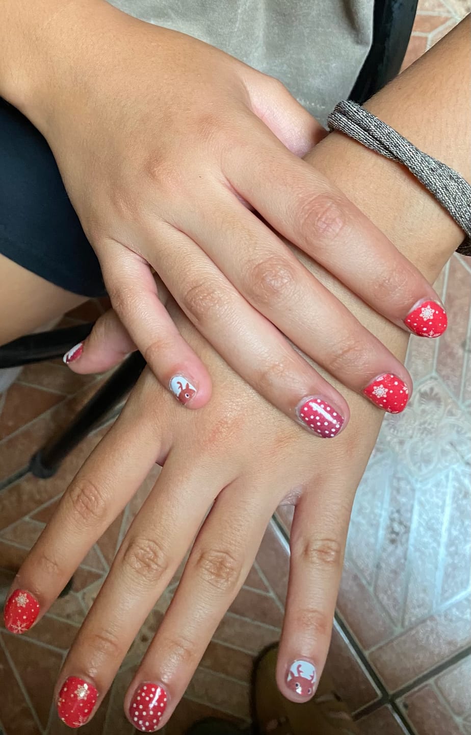 Customer photo review of Essence Esmalte Gel  Gloss 'N Roll