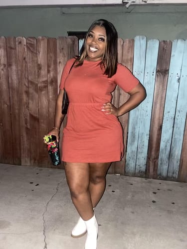 Customer photo review of Luvwin Ombre Highlight Bob Wig With Pre-cut 13x4 Frontal Lace Human Hair Wig