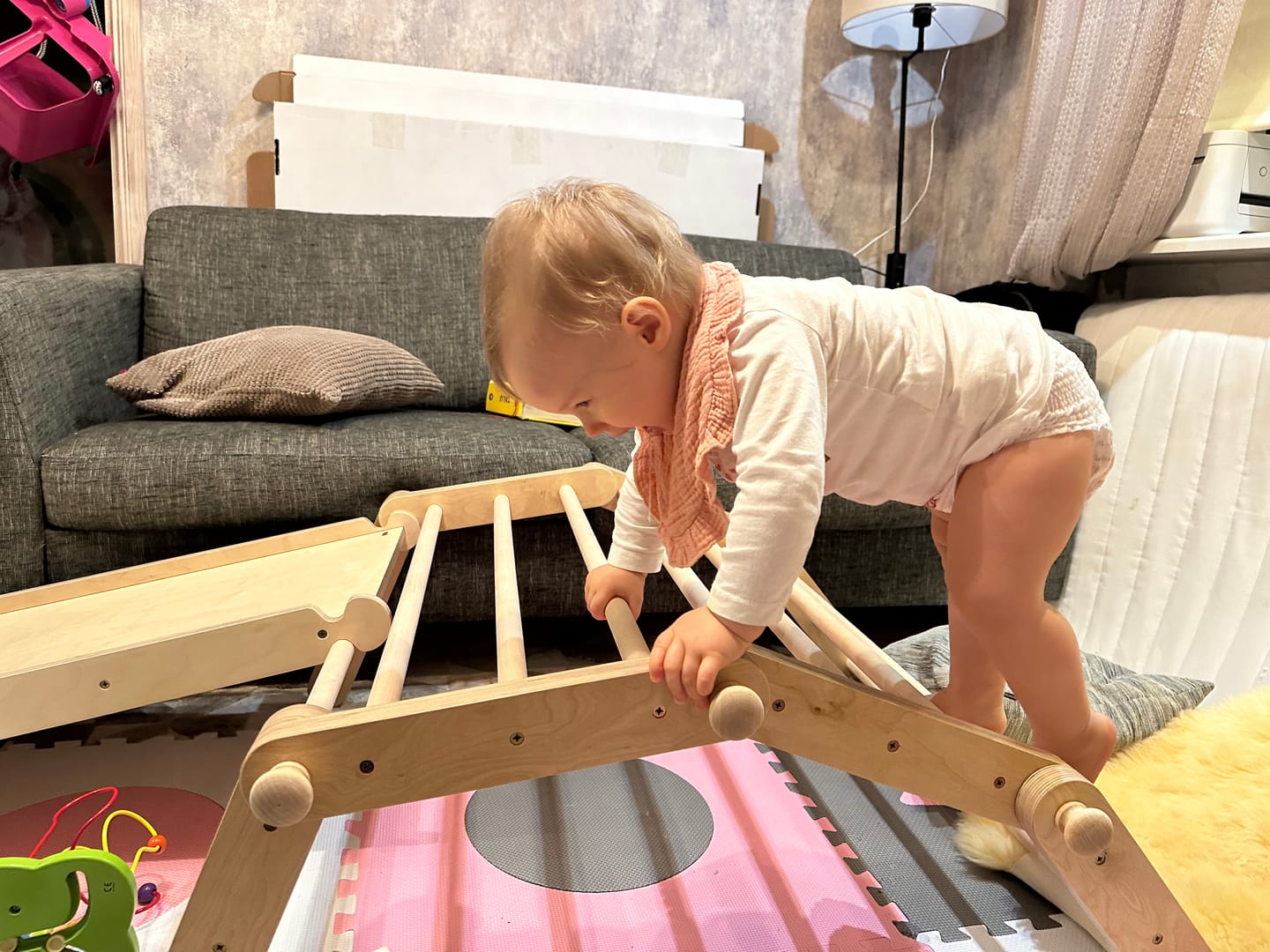Customer photo review of MOPITRI® • 4-segment Modifiable Climbing Triangle • Inspired by Emmi Pikler