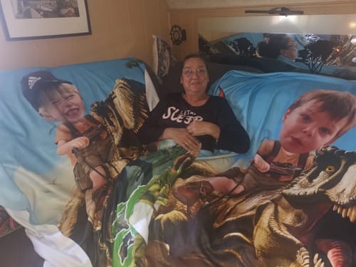 Frank U. review of Personalisierte Decke - Dinosaurier image 1 out of 1