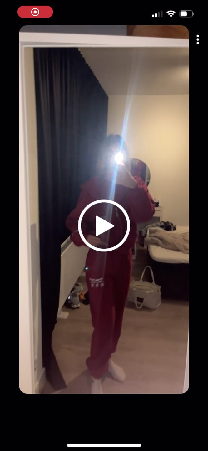 Kundenbewertung des LABEL ZIP HOODIE BURGUNDY