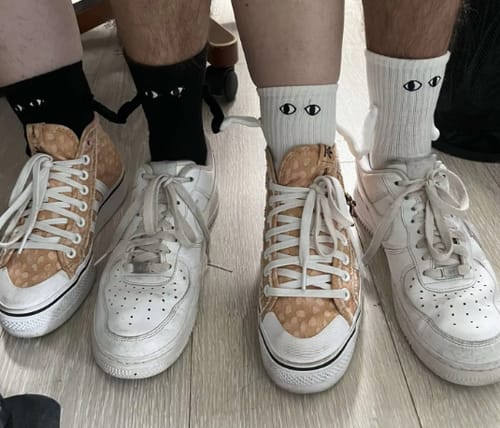 潤奈 山. review of 強制手繋ぎソックス image 1 out of 1