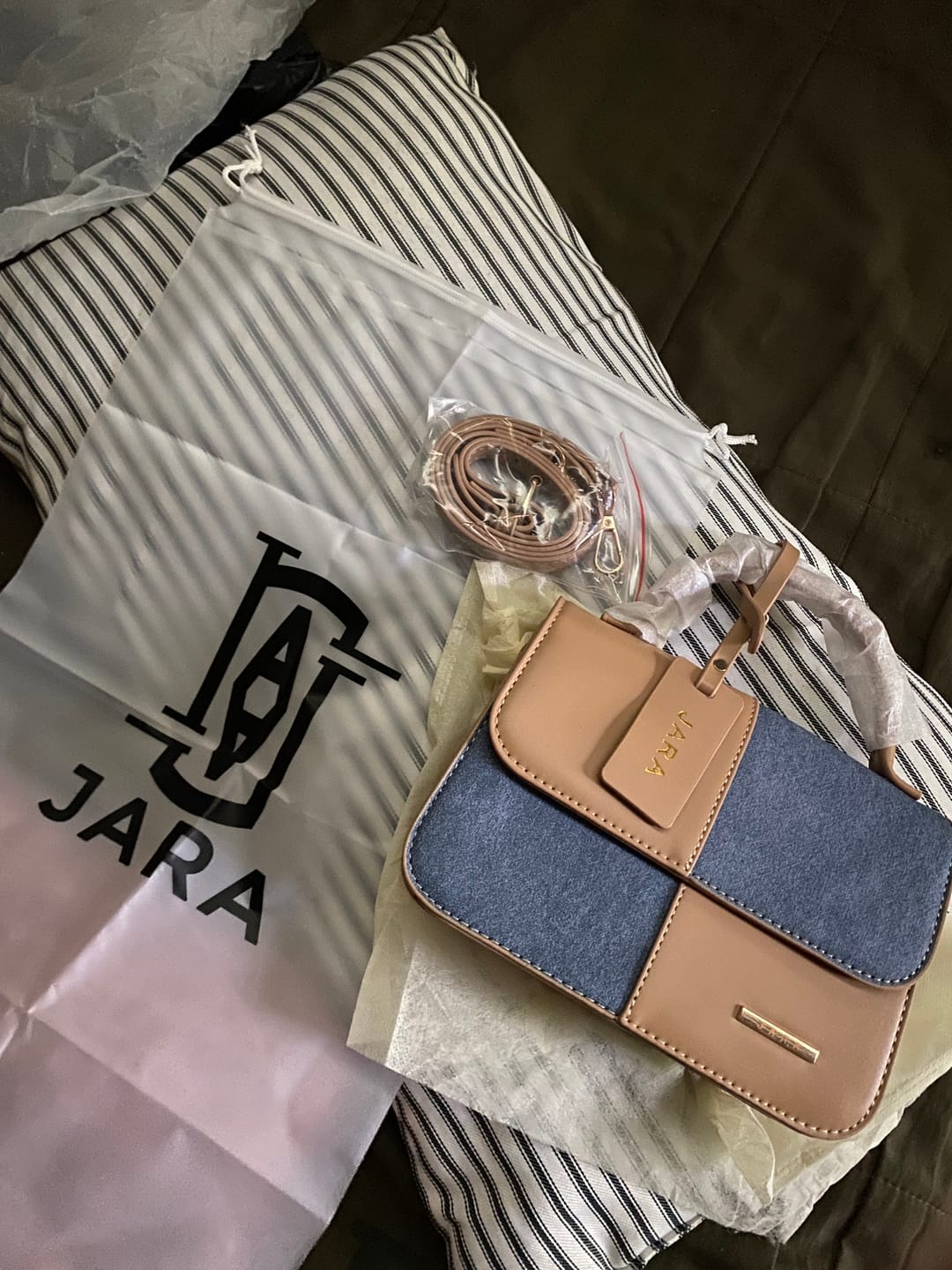 Customer photo review of Malta Color-block handbag
