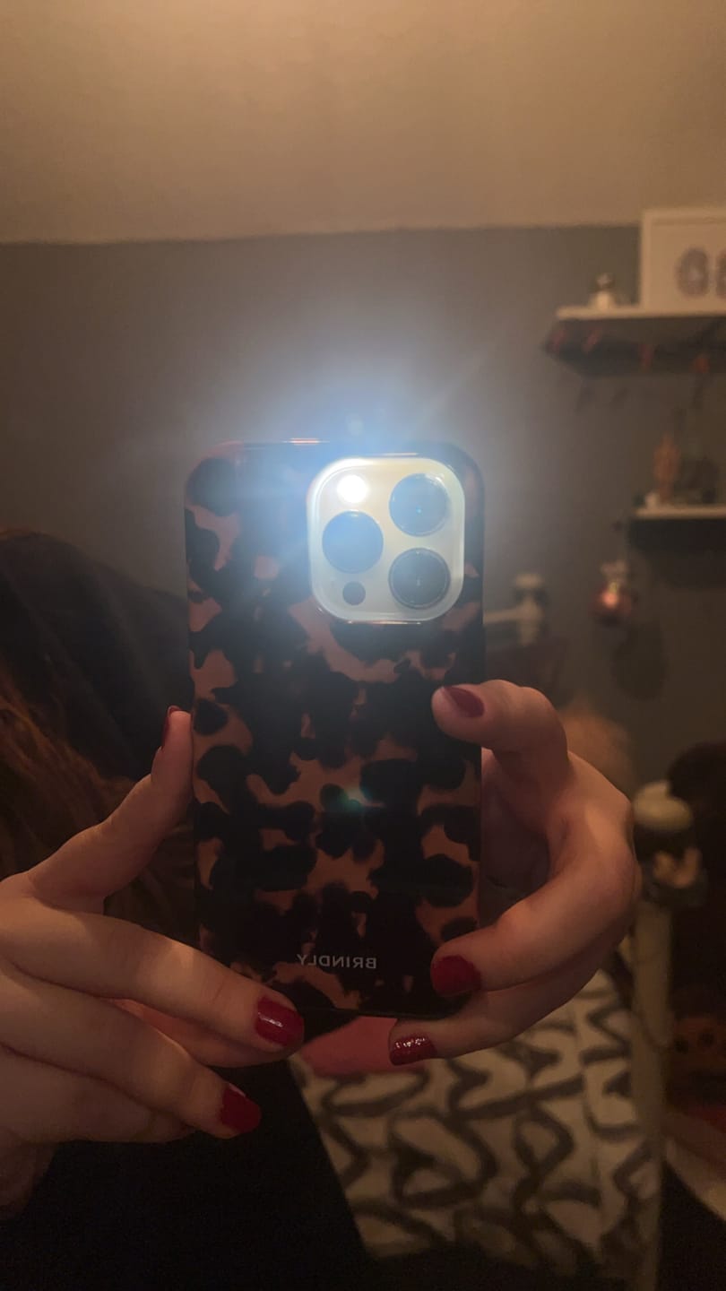 Customer photo review of Tortoise Chic - Tough Phone Case (MagSafe)